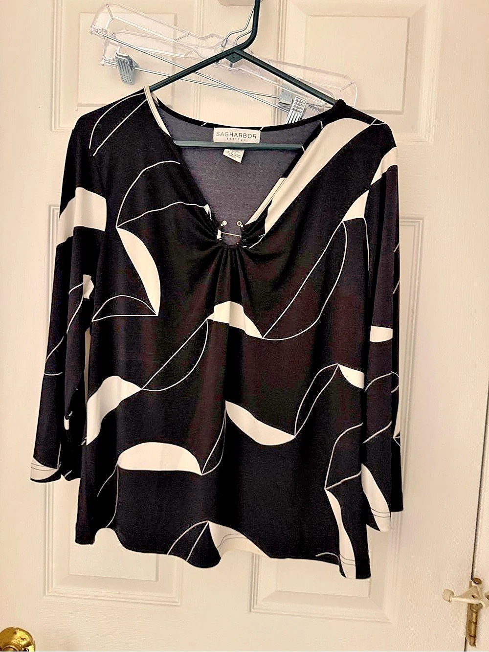 Sagharbor Abstract Blouse in Black & White Size Large Like New